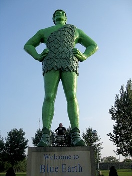 Somebody had to make a giant Jolly Green Giant! The good people of Blue Earth, Minnesota stepped up to the plate (of frozen peas)! This guy is over 55 feet tall. If you look closely, David is there - also standing akimbo - between the giant Giant's legs.