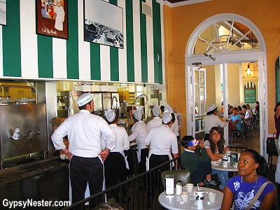 Cafe du Monde in the French Quarter of New Orleans, Louisiana