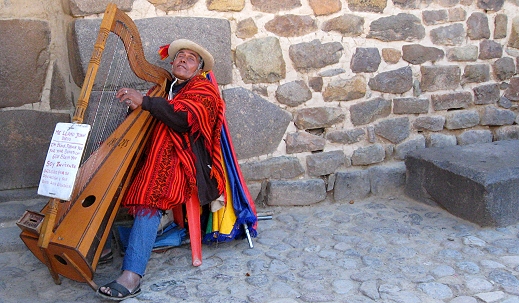 A street performer in the Sacred Valley of the Incas