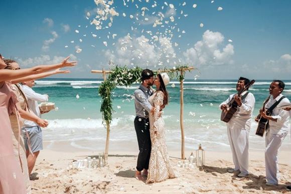 beach wedding props